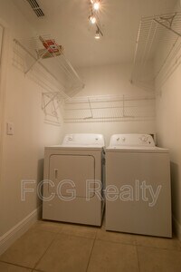 661 Berwick Dr photo'