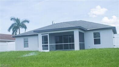 2809 58th St W in Lehigh Acres, FL - Foto de edificio - Building Photo