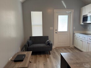 2051 W Blount St in Pensacola, FL - Building Photo - Building Photo