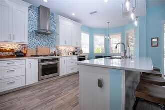 6610 Cheswick St in Sarasota, FL - Building Photo - Building Photo