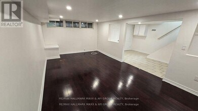 265 Taylor Mills Dr N in Richmond Hill, ON - Building Photo - Building Photo