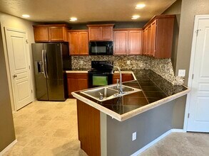 738 N Carisbrooke Ave in Meridian, ID - Building Photo - Building Photo