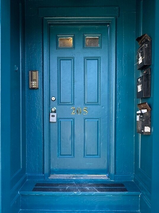 205 D St in Boston, MA - Building Photo