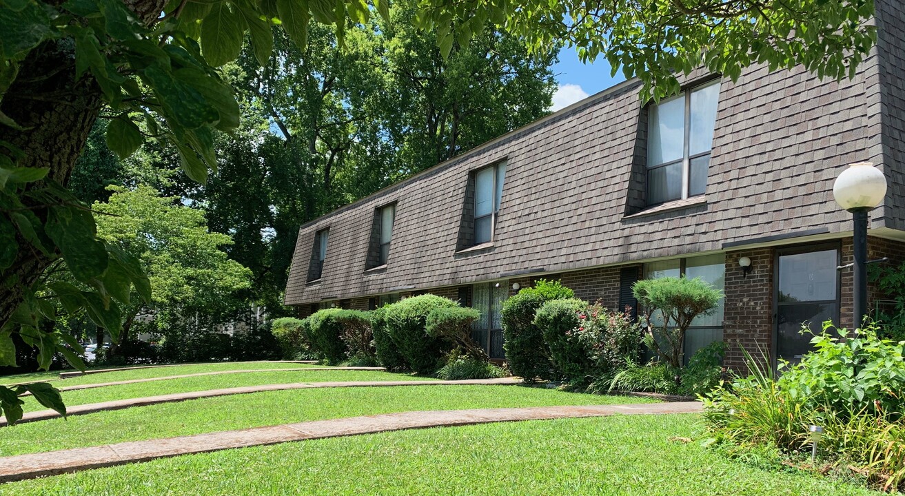 425 Cross Creek Rd in Knoxville, TN - Building Photo