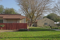 Macarthur Apartments in Los Banos, CA - Foto de edificio - Building Photo