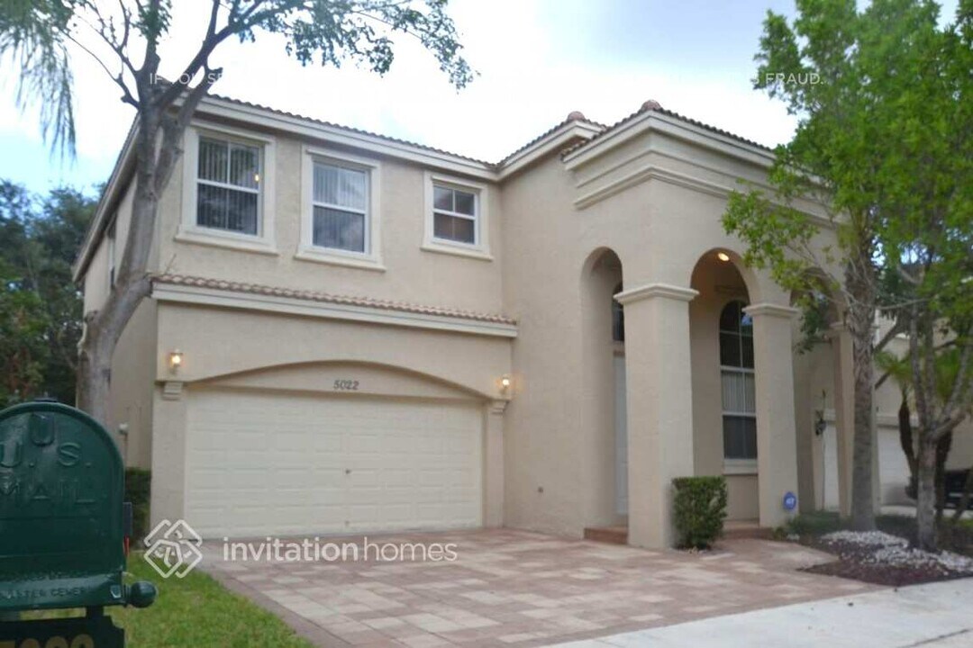 5022 SW 155th Terrace in Miramar, FL - Foto de edificio