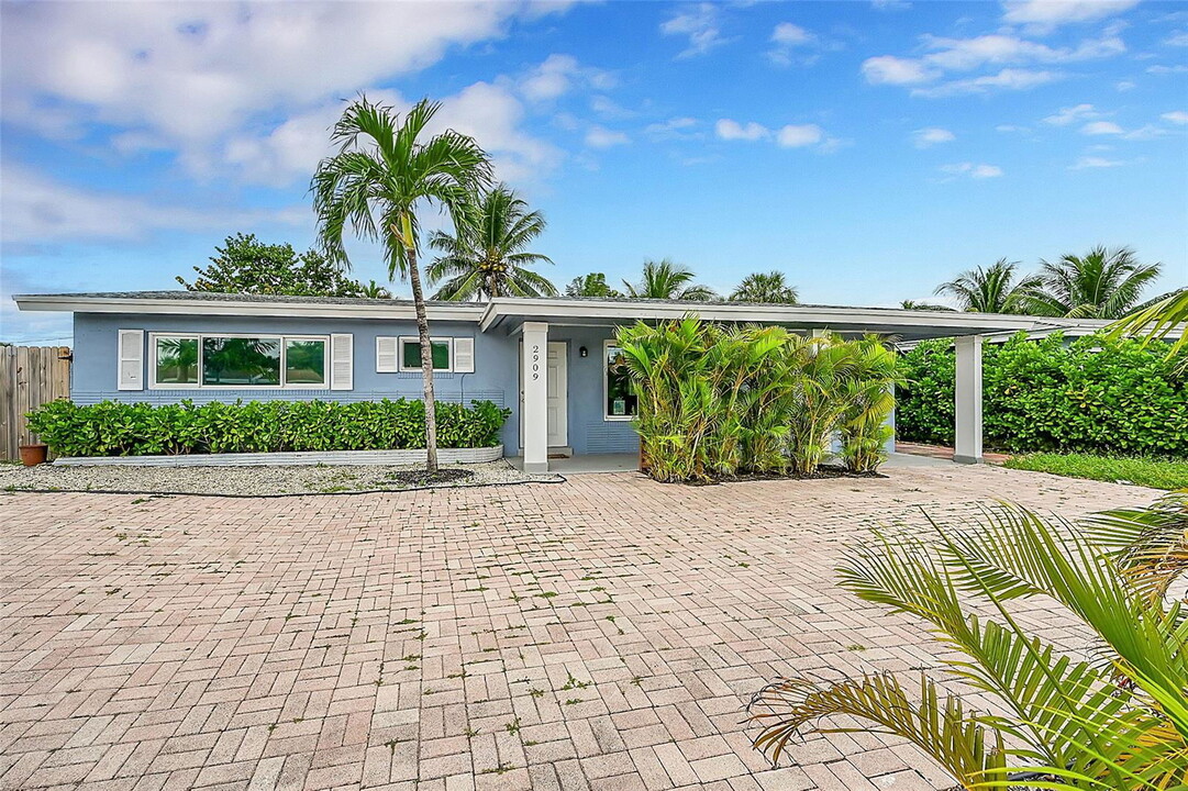 2909 NW 9th Ave in Wilton Manors, FL - Building Photo