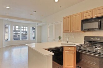 704 Clinton St, Unit 3D in Hoboken, NJ - Building Photo - Building Photo