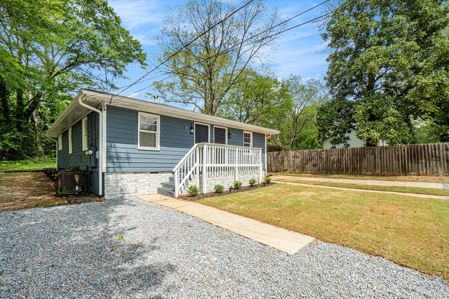 931 Black Oak Dr SE in Atlanta, GA - Building Photo - Building Photo
