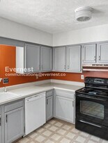 1648 Skiffes Creek Cir in Williamsburg, VA - Building Photo