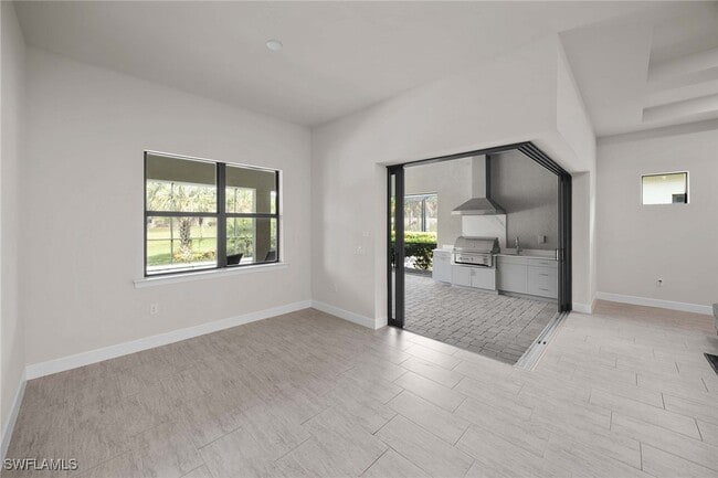 2754 Aviamar Cir