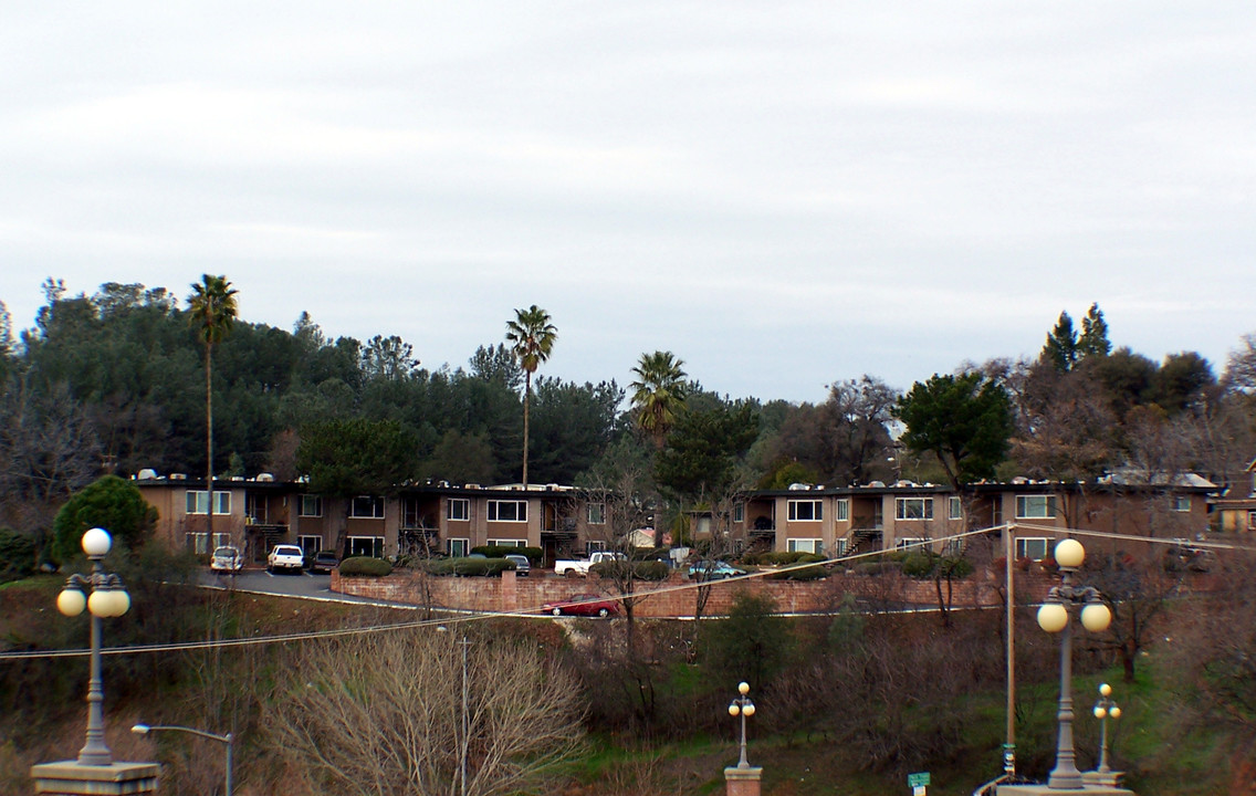 Court View Apartments in Auburn, CA - Foto de edificio