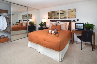 Woodbridge Pines Apartment Homes in Irvine, CA - Building Photo - Building Photo