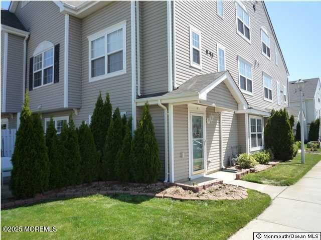 11 Fiddlers Elbow Ct in Howell, NJ - Building Photo