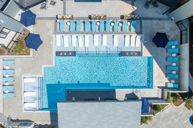 Sterling Nashville West in Nashville, TN - Building Photo - Building Photo