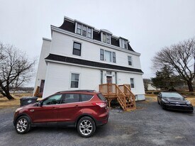562 Edward Ave in Saint John, NB - Building Photo