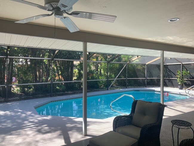 4678 Pine Harrier Dr in Sarasota, FL - Building Photo - Building Photo