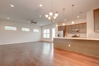 1844 Parana Dr in Houston, TX - Building Photo - Building Photo