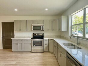 1543 20th St in Sarasota, FL - Building Photo - Building Photo