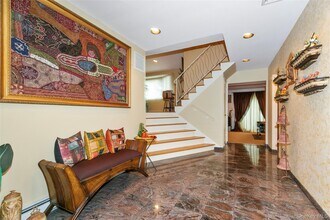 123 South Dr in New Hyde Park, NY - Building Photo - Building Photo