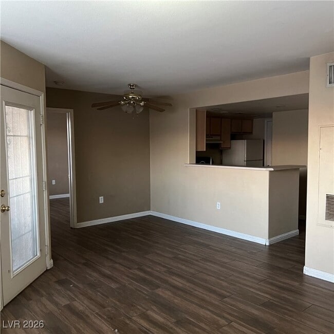 1830 N Pecos Rd in Las Vegas, NV - Building Photo - Building Photo