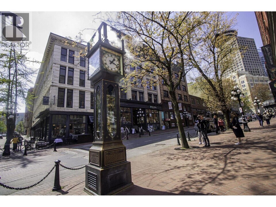 310 Water St in Vancouver, BC - Building Photo