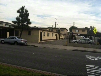 8018 Garfield Ave in Bell Gardens, CA - Foto de edificio - Building Photo