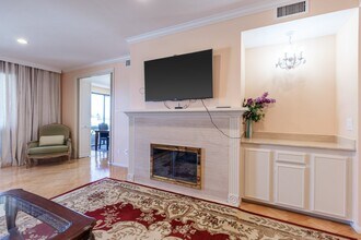 14923 Moorpark St in Sherman Oaks, CA - Building Photo - Building Photo