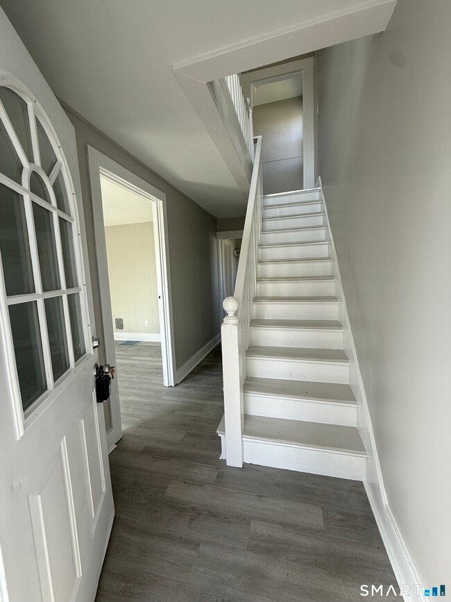 420 Short Beach Rd in East Haven, CT - Building Photo - Building Photo