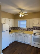 6 Gaines Dr in Farmingville, NY - Building Photo - Building Photo