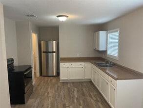 146 Tupelo 2 N in Palacios, TX - Building Photo - Building Photo