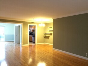2270 Madison Rd, Unit 1B in Cincinnati, OH - Building Photo - Building Photo