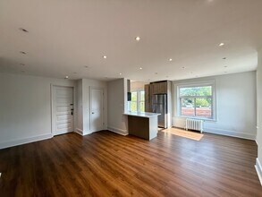 5601 Wilkins Ave, Unit 2 in Pittsburgh, PA - Building Photo - Building Photo