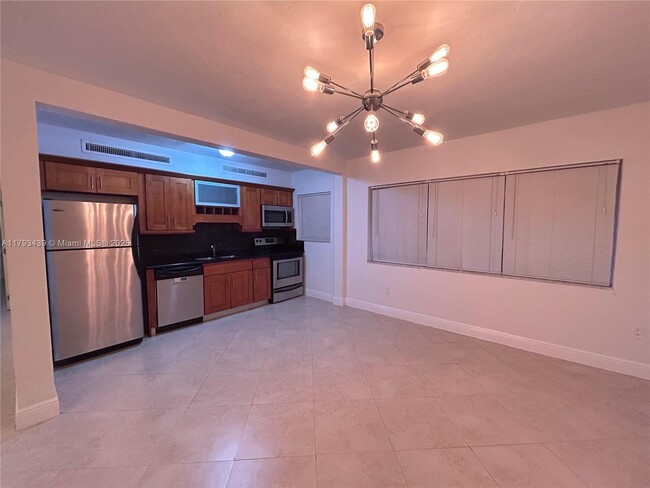 property at 2880 Pine Tree Dr