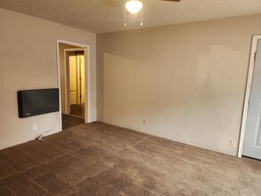 218-220 E 9th St in Portales, NM - Building Photo - Building Photo