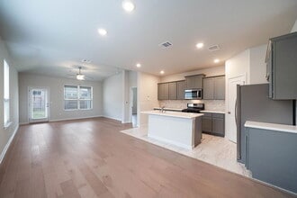 8208 Cottage Rose Dr in Austin, TX - Building Photo - Building Photo