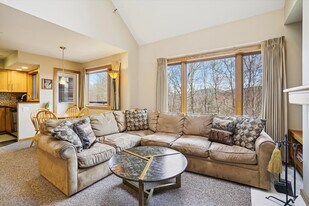 180 High Ridge Rd, Unit J5 in Killington, VT - Building Photo