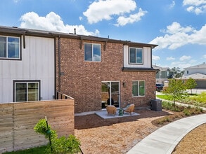 BB Living Sweetwater Crossing in Briarcliff, TX - Building Photo - Building Photo