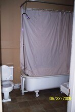 114 Bleecker St, Unit Apt 2 in Gloversville, NY - Building Photo - Building Photo