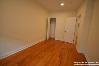 123 Sutherland Rd, Unit B in Boston, MA - Building Photo - Building Photo