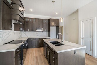 3726 NW 93rd St in Kansas City, MO - Building Photo - Building Photo