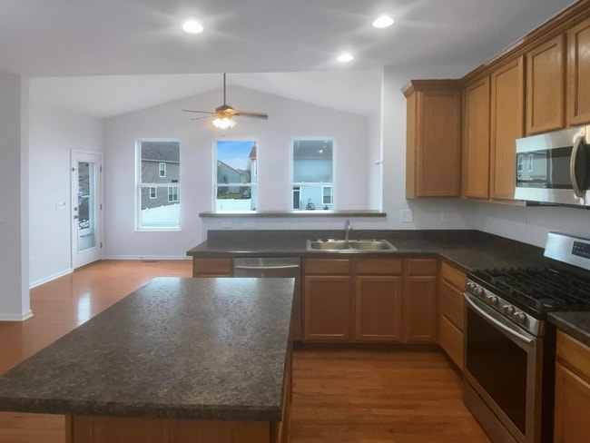 634 Preston Trails Dr in Pickerington, OH - Building Photo - Building Photo