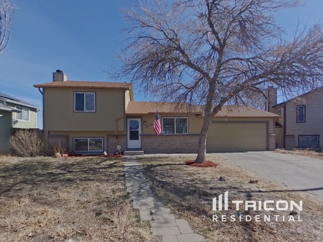property at 4933 Wineskin Cir