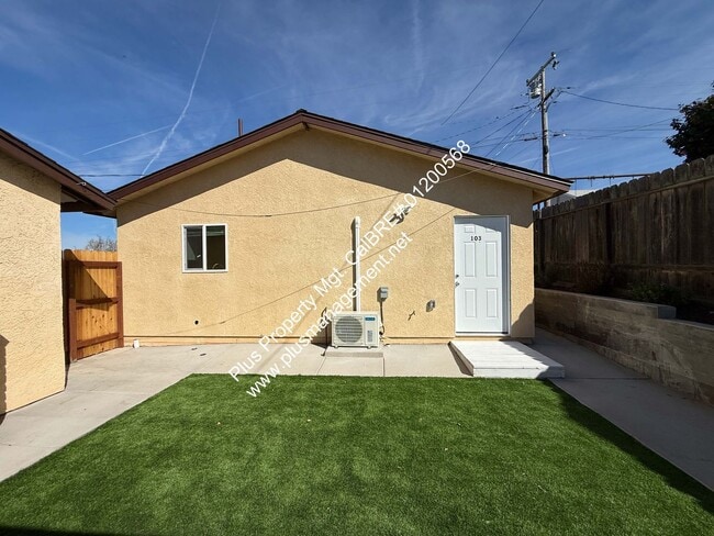 property at 1215 Mira Flores Dr