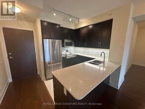 2480 Prince Michael Drive in Oakville, ON - Building Photo - Building Photo