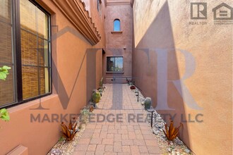 7200 E Ridgeview Pl in Carefree, AZ - Building Photo - Building Photo