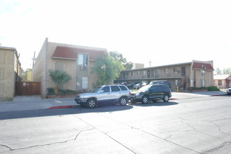 Lakes Residency Apartments in Las Vegas, NV - Building Photo - Building Photo