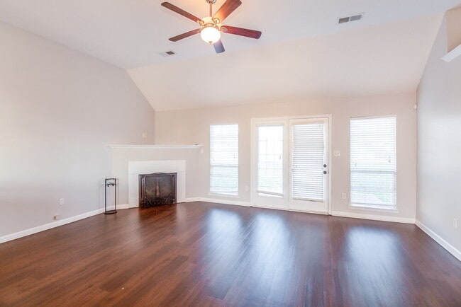 2104 Eubanks Ln in Southaven, MS - Building Photo - Building Photo