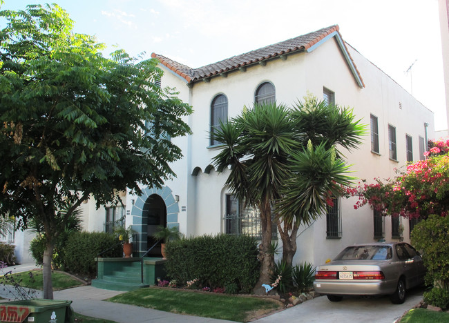 356 N Genesee Ave in Los Angeles, CA - Foto de edificio - Building Photo