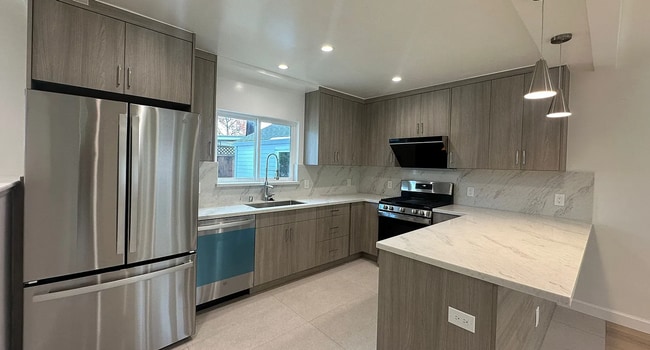 20 Grand Blvd in San Mateo, CA - Building Photo - Building Photo